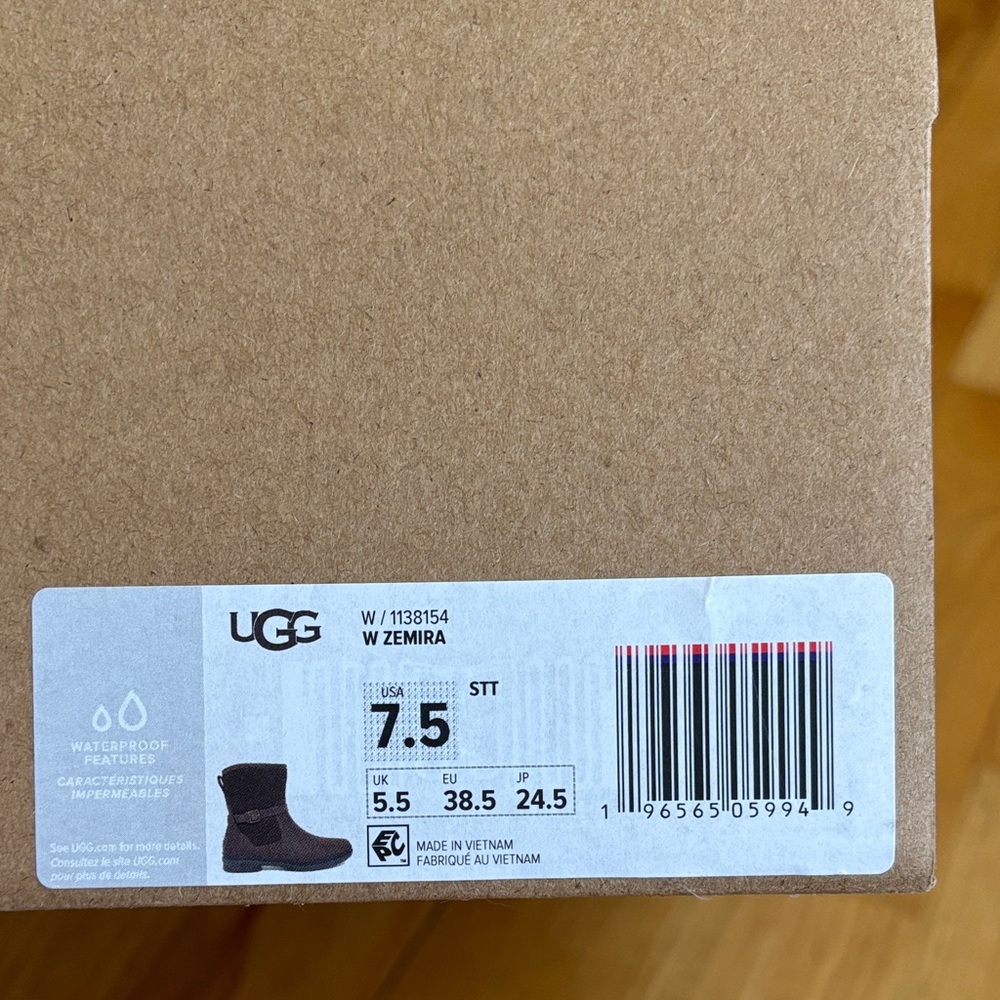 NWT UGG Zemira Boots - Classic brown waterproof size 7.5